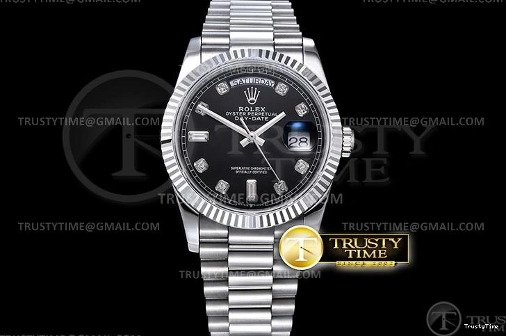 0513 RDD0220E – DayDate 36mm Functional 700